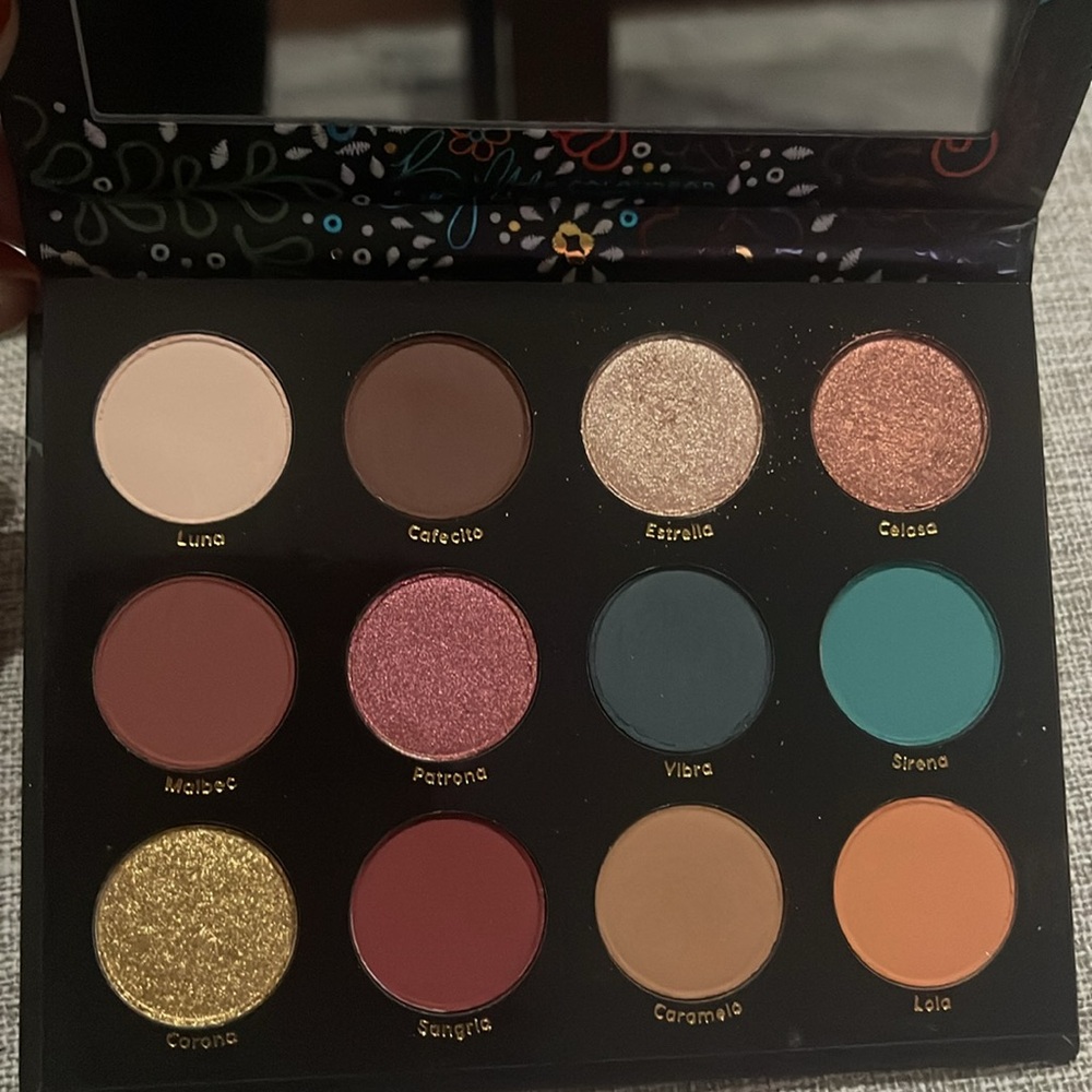 Becky G Salvaje x Colourpop eyeshadow palette